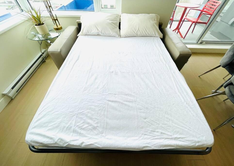 Lovely Downtown 2 Bedroom With Free Parking Appartement *